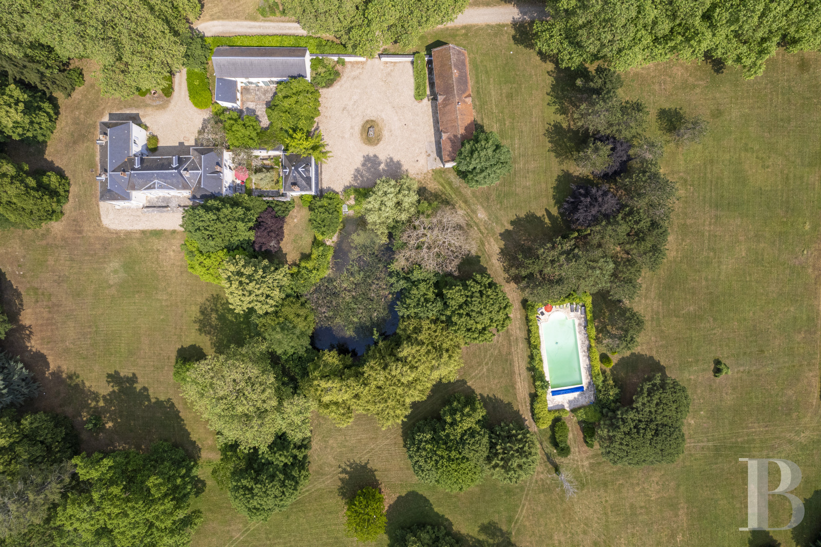 Au sud du Loiret, à Bonny-sur-Loire, un château d’inspiration Directoire entouré de bois - photo  n°5